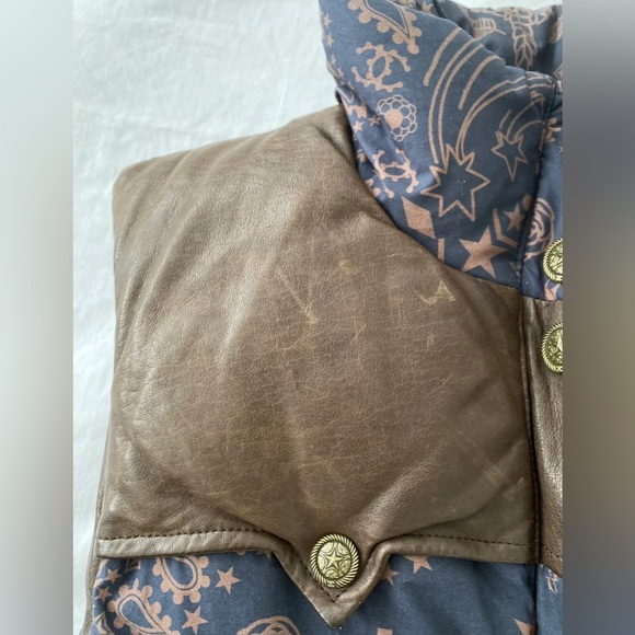 Chanel Paris Dallas Vest sz 36 - Picture 3 of 12